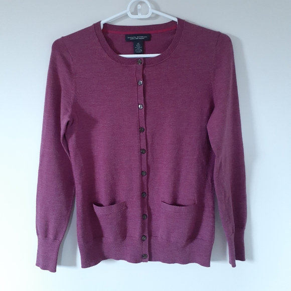 Banana Republic Sweaters - Banana Republic XS Cardigan Merino Wool